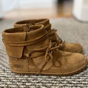 UGG Reid boots, size 8. Perfect condition.